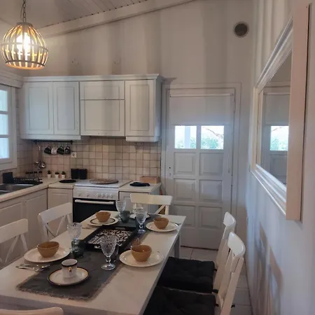 Dom wakacyjny A&v's Agioi Apostoloi (Evia)